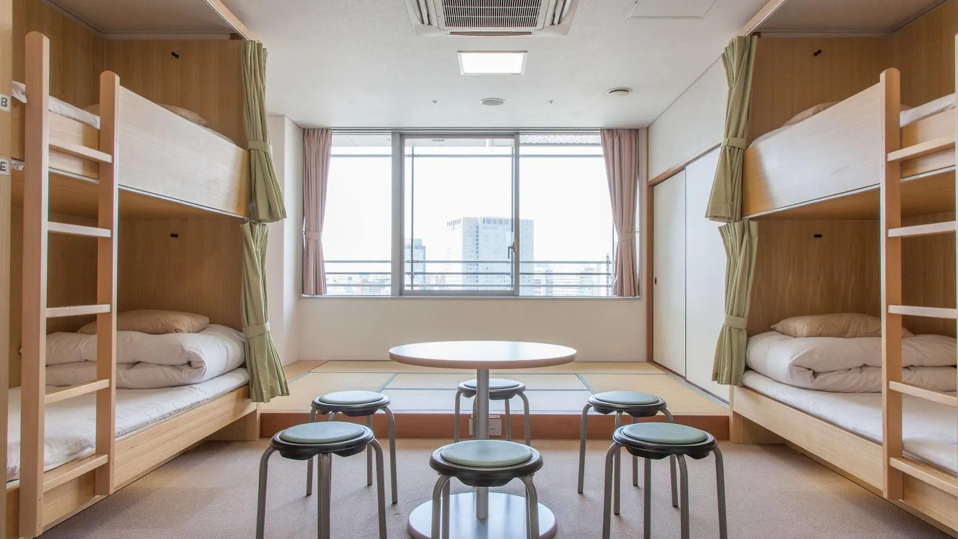 Shin-Osaka Youth Hostel Japon