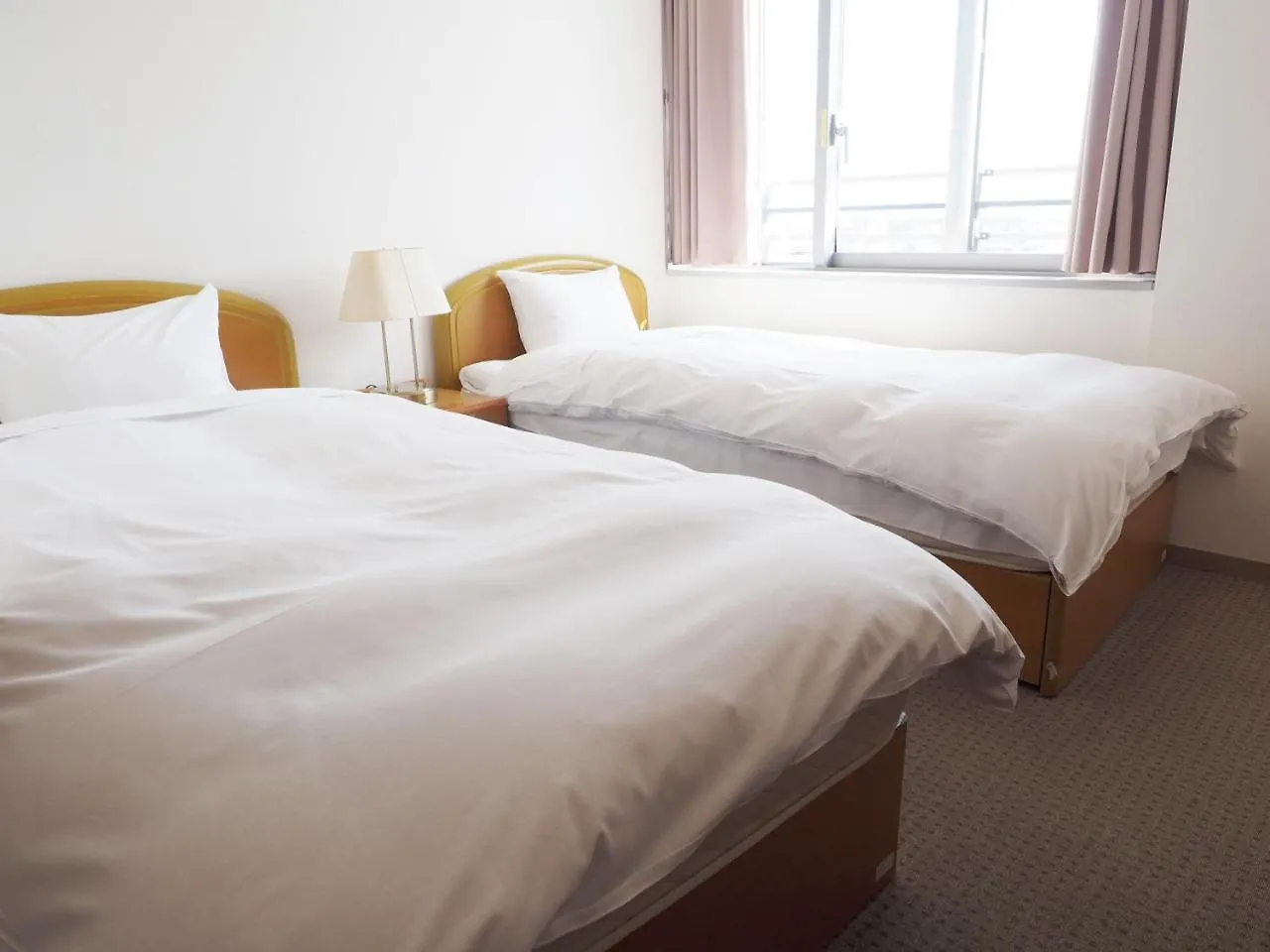 Shin-Osaka Youth Hostel  Ōsaka
