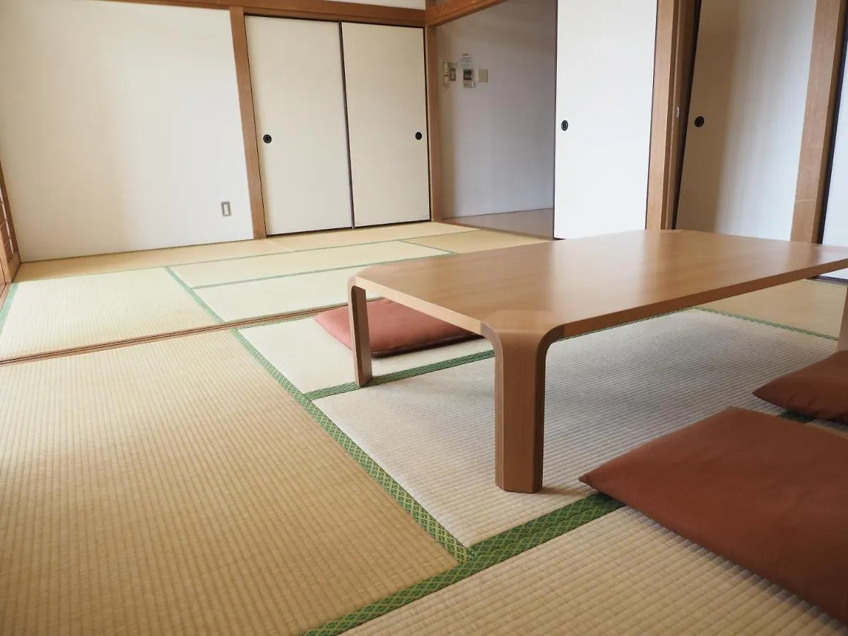 Shin-Osaka Youth Hostel  Ōsaka